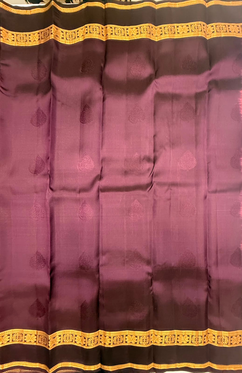 VSM423 - dark onion pink color body , dark maroon color pallu , blouse.