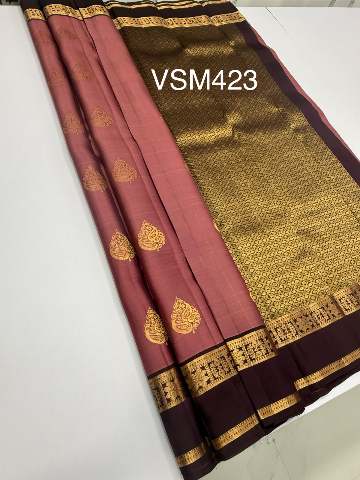 VSM423 - dark onion pink color body , dark maroon color pallu , blouse.