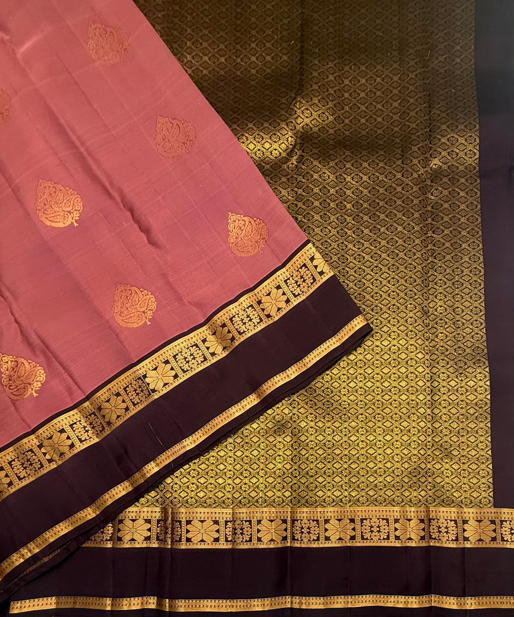 VSM423 - dark onion pink color body , dark maroon color pallu , blouse.