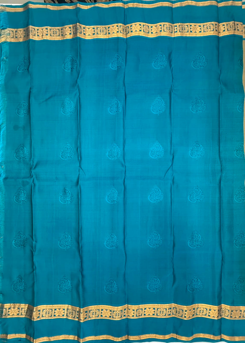 VSM422 - cement color body , blue color pallu , blouse.