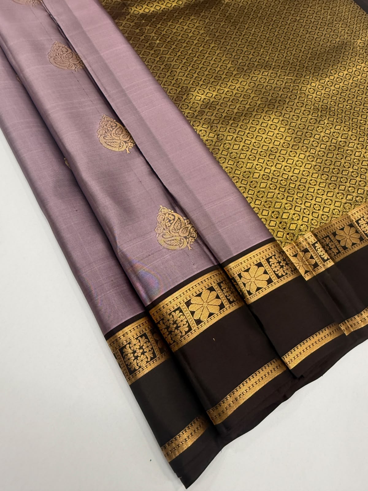 VSM421 - pastel lavender color body , coffee brown color pallu , blouse.