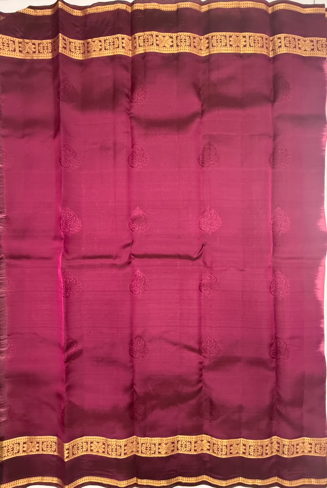 VSM418 - pink color body , dark purple color pallu , blouse.