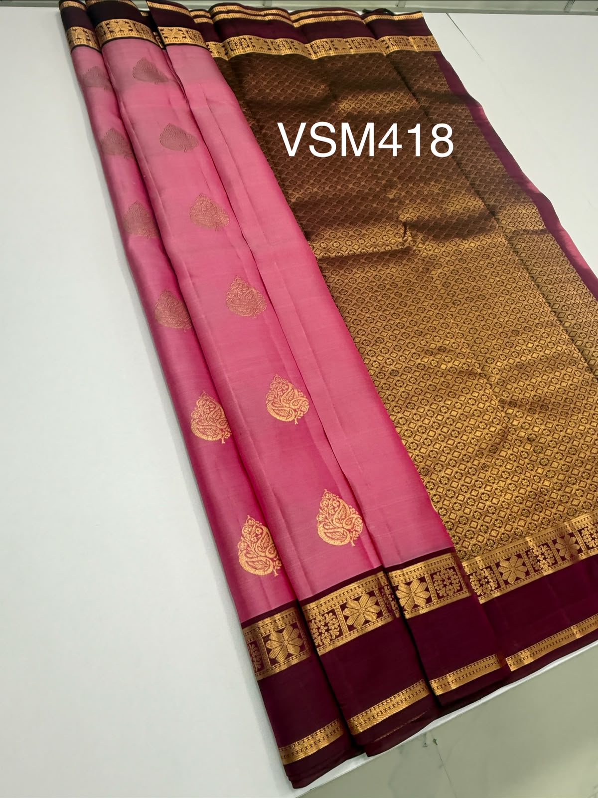 VSM418 - pink color body , dark purple color pallu , blouse.
