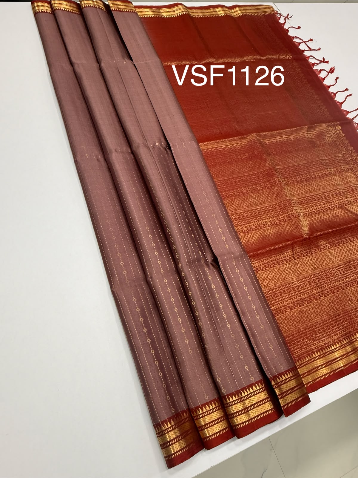 VSF1126 - onion pink color body , maroon color pallu,blouse - Pure silk saree