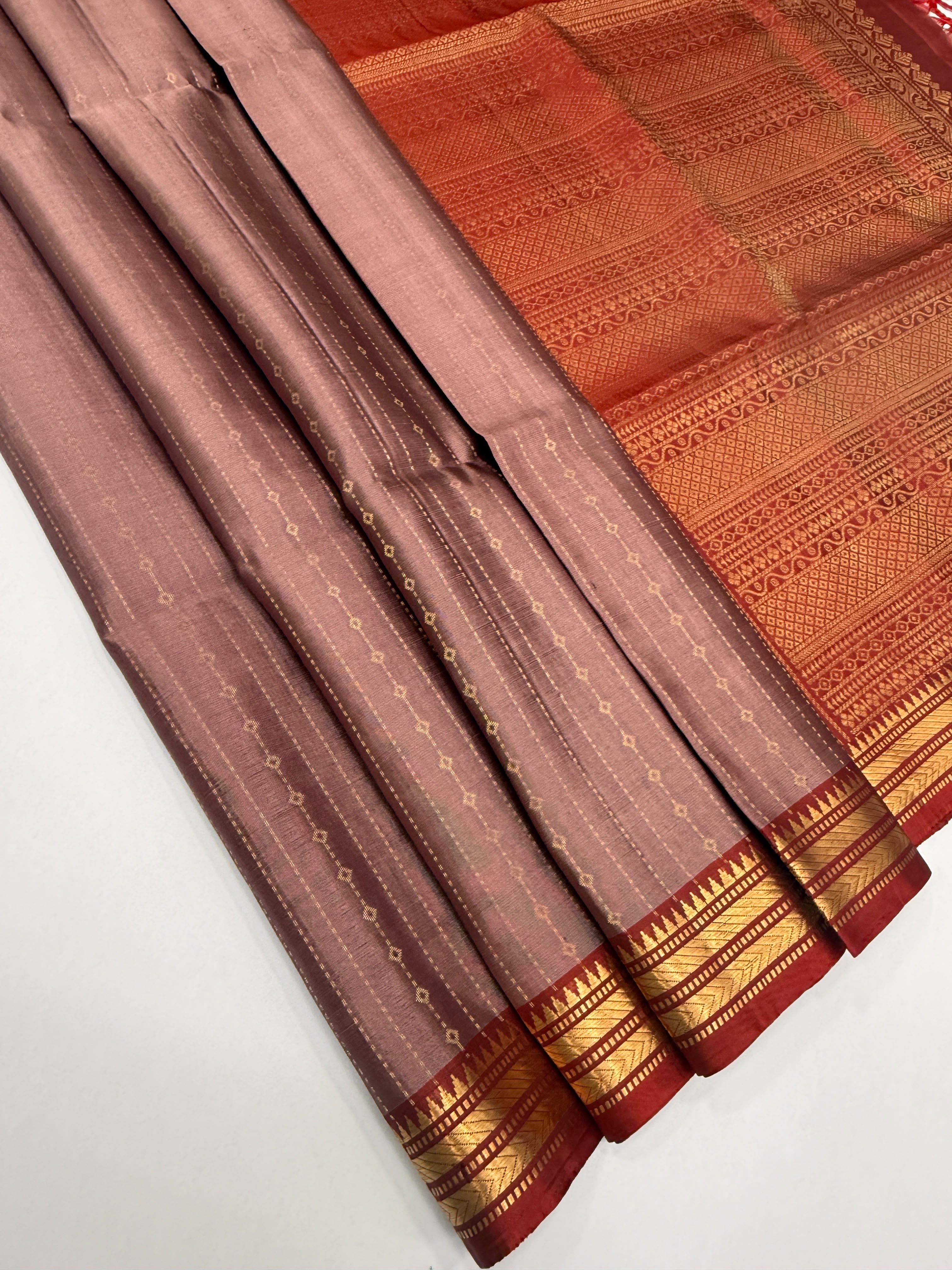 VSF1126 - onion pink color body , maroon color pallu,blouse - Pure silk saree