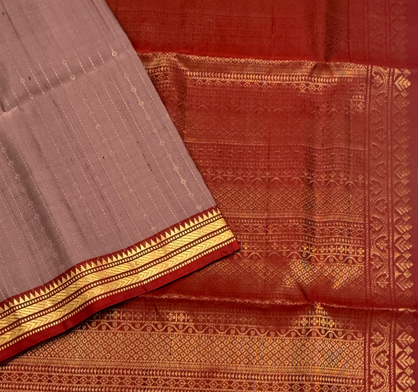VSF1126 - onion pink color body , maroon color pallu,blouse - Pure silk saree