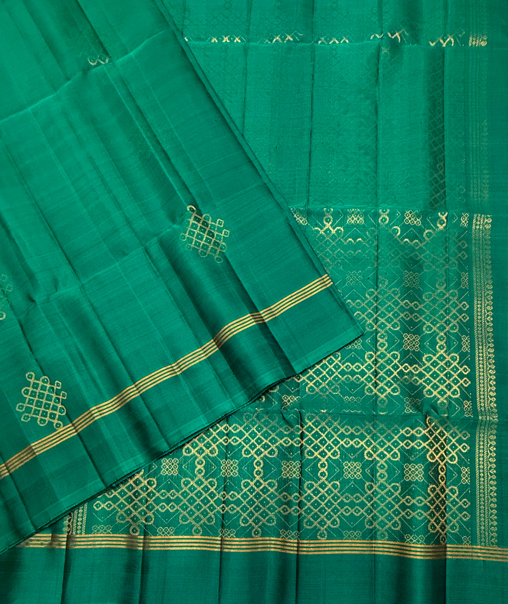 VSS497 - peacock green color body , color pallu , blouse - Pure silk saree