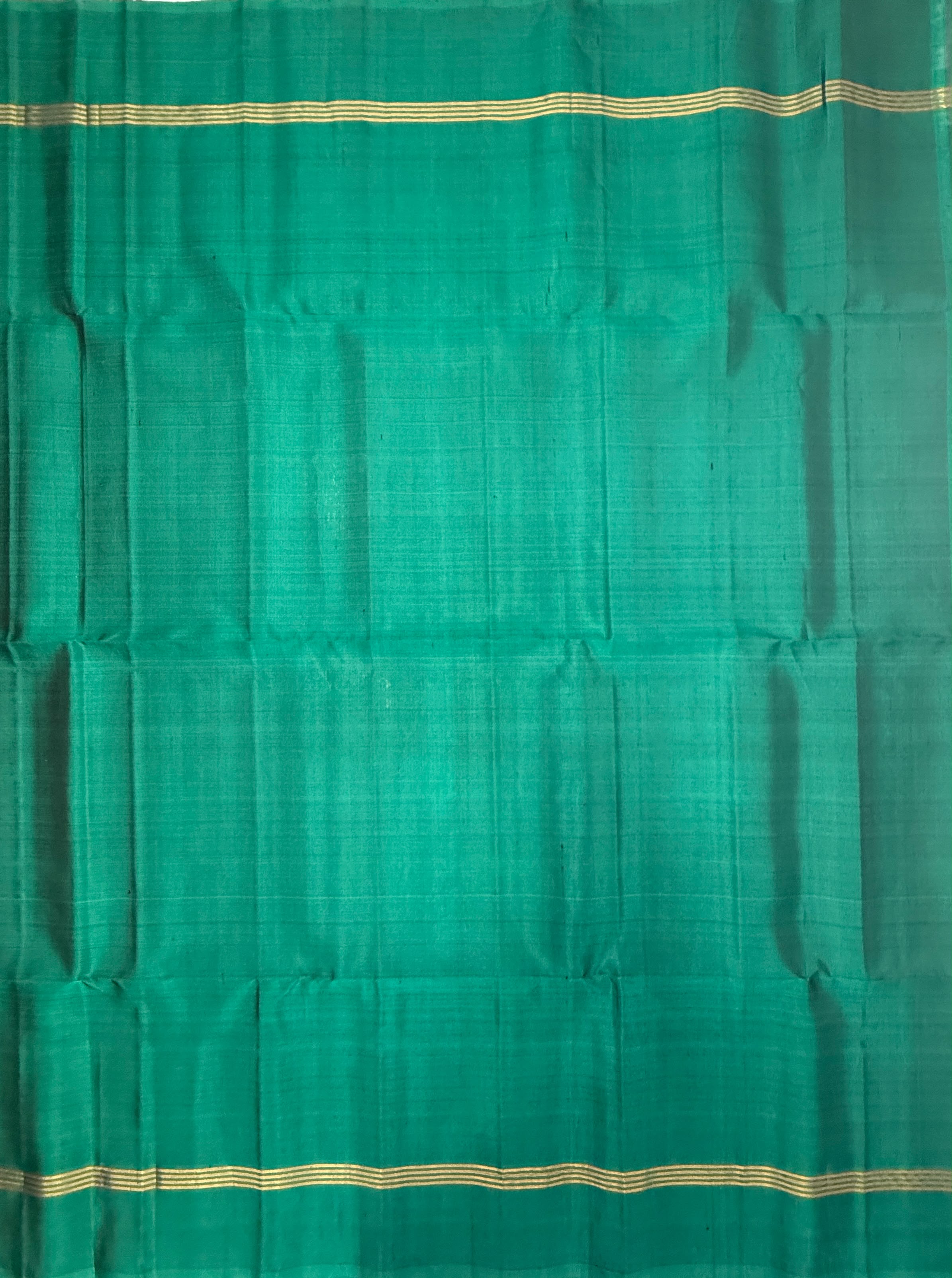 VSS497 - peacock green color body , color pallu , blouse - Pure silk saree