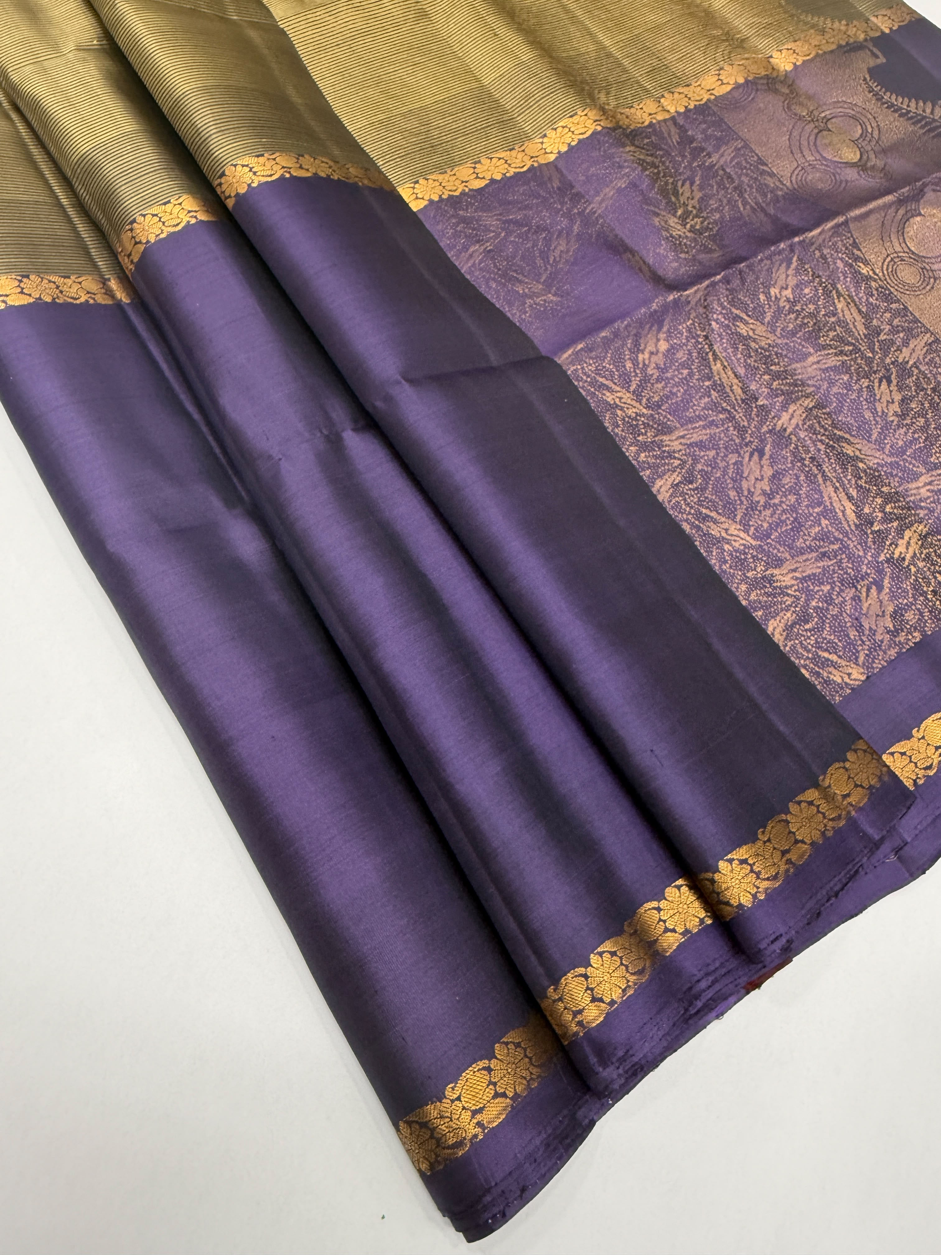 VSF1136 - lavender color body , pallu,blouse - Pure silk saree