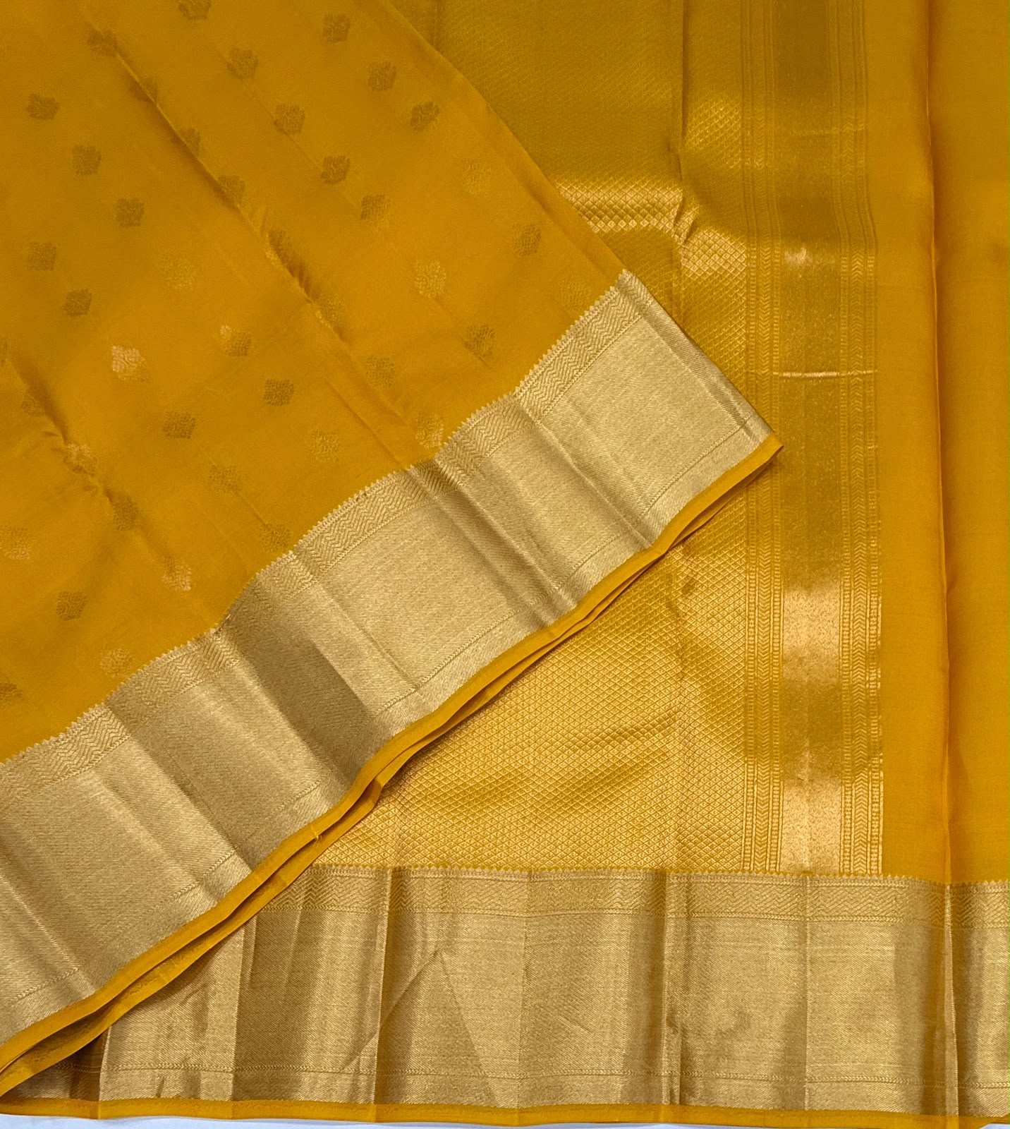 VSM487 - yellow color body , color pallu , blouse&nbsp;