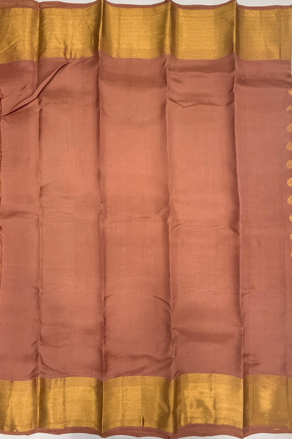 VSM489 - onion pink color body , color pallu , blouse&nbsp;