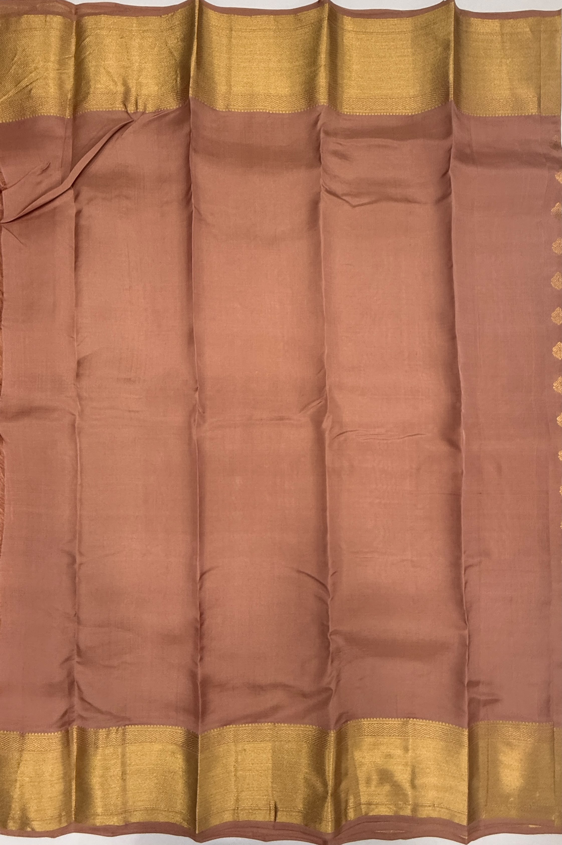VSM489 - onion pink color body , color pallu , blouse&nbsp;
