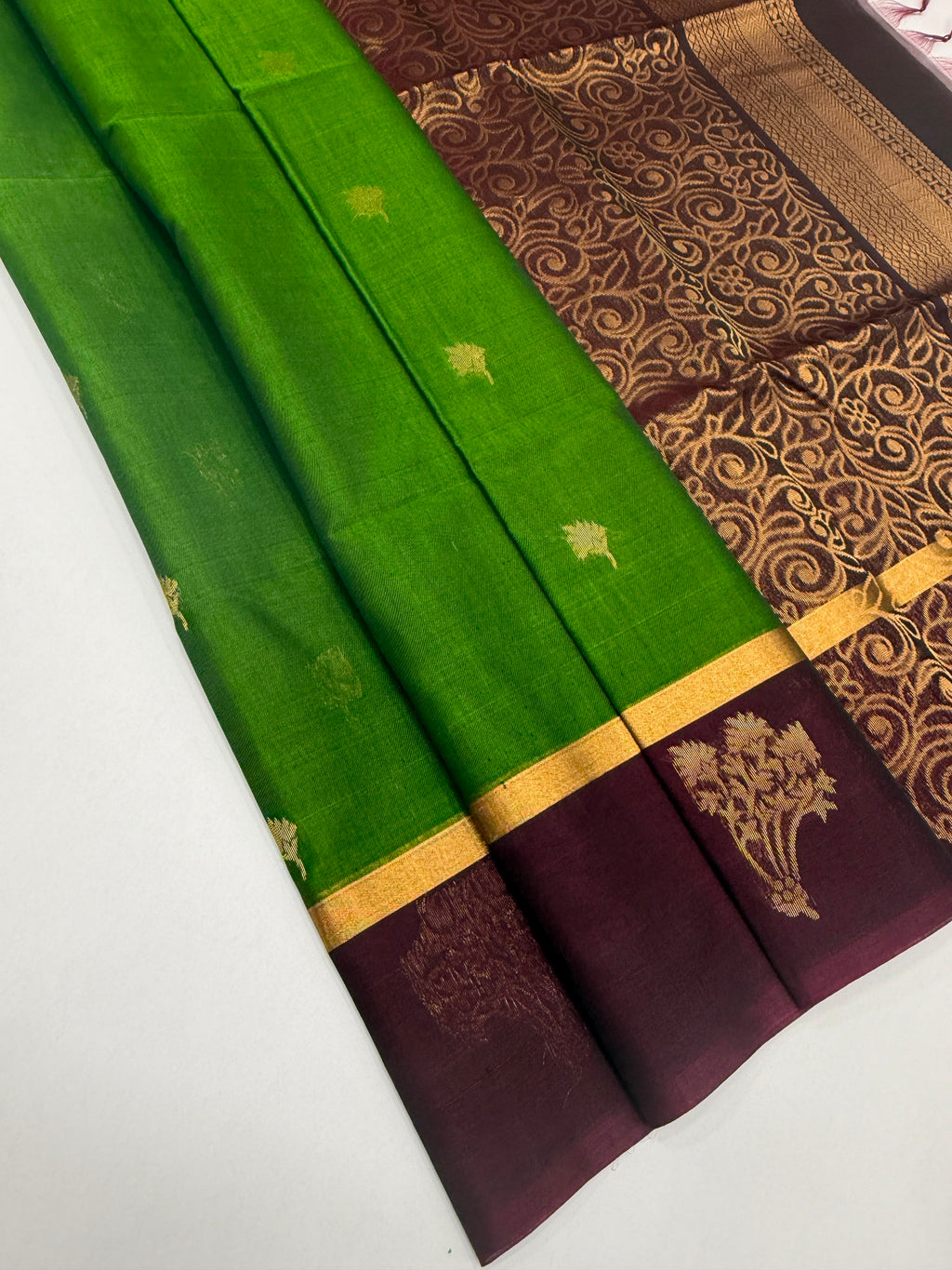 VSSC92 - mehandi green color body , light purple color pallu , blouse.