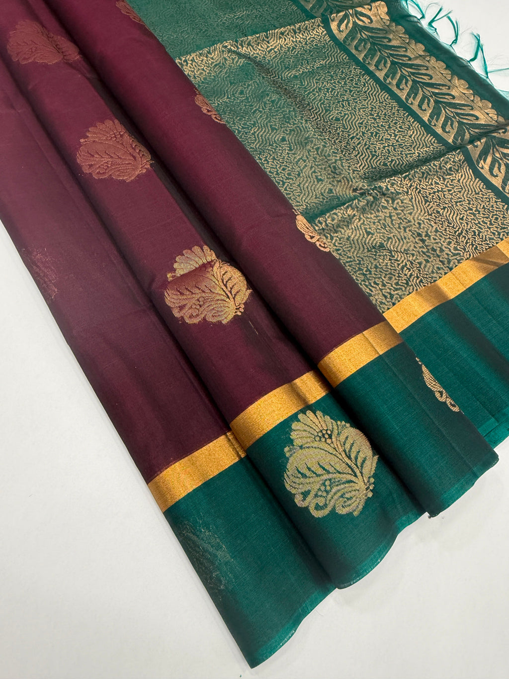 VSSC97 - purple color body , peacock green color pallu , blouse.