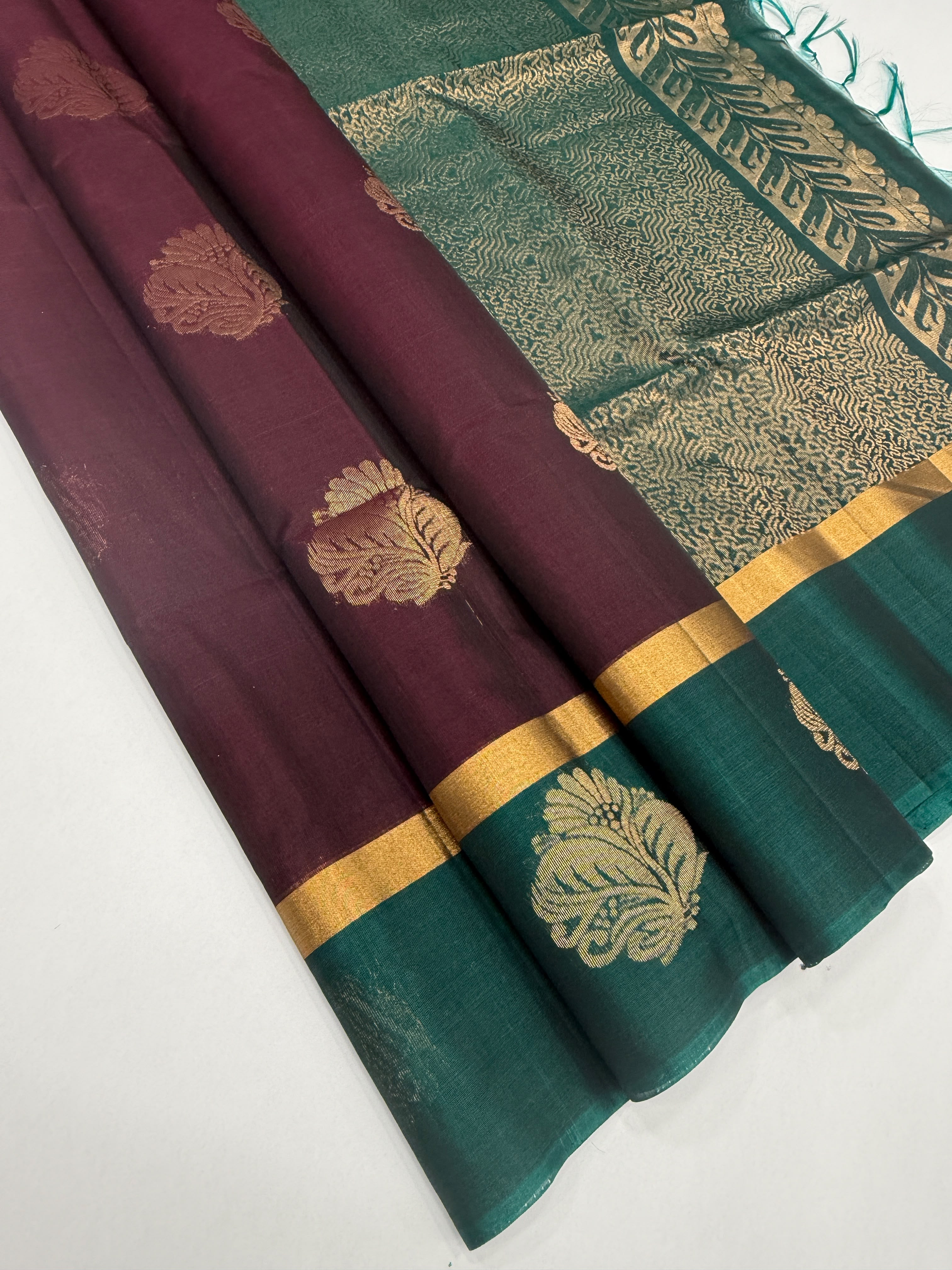 VSSC97 - purple color body , peacock green color pallu , blouse.