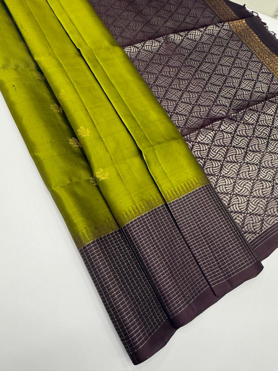 VST304 - olive green color body , dark purple color pallu , blouse - Pure silk saree