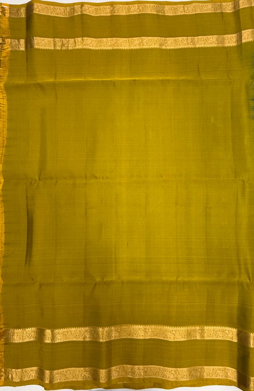 VSM492 - dark violet color body , yellowish green color pallu , blouse