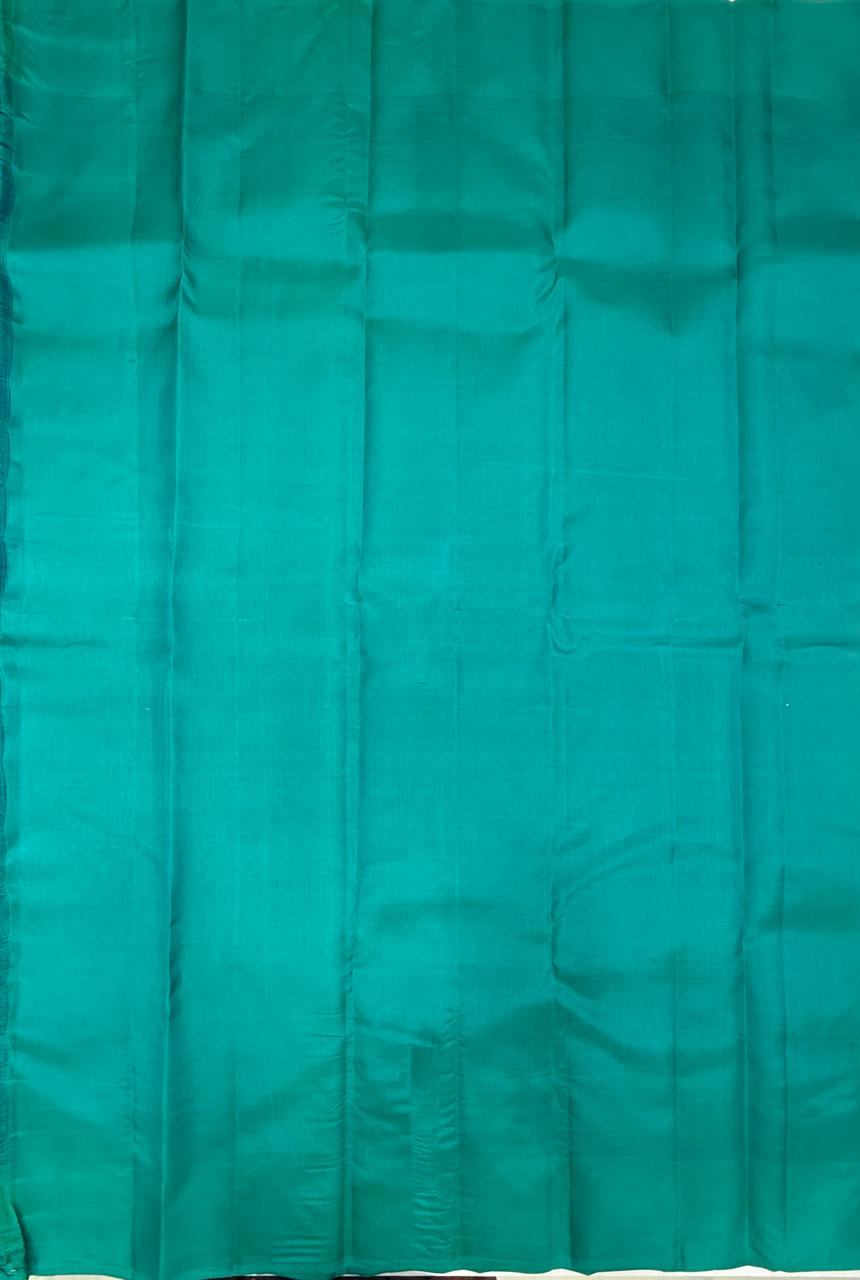 VSM495 - blue color body , pastel green color pallu , blouse