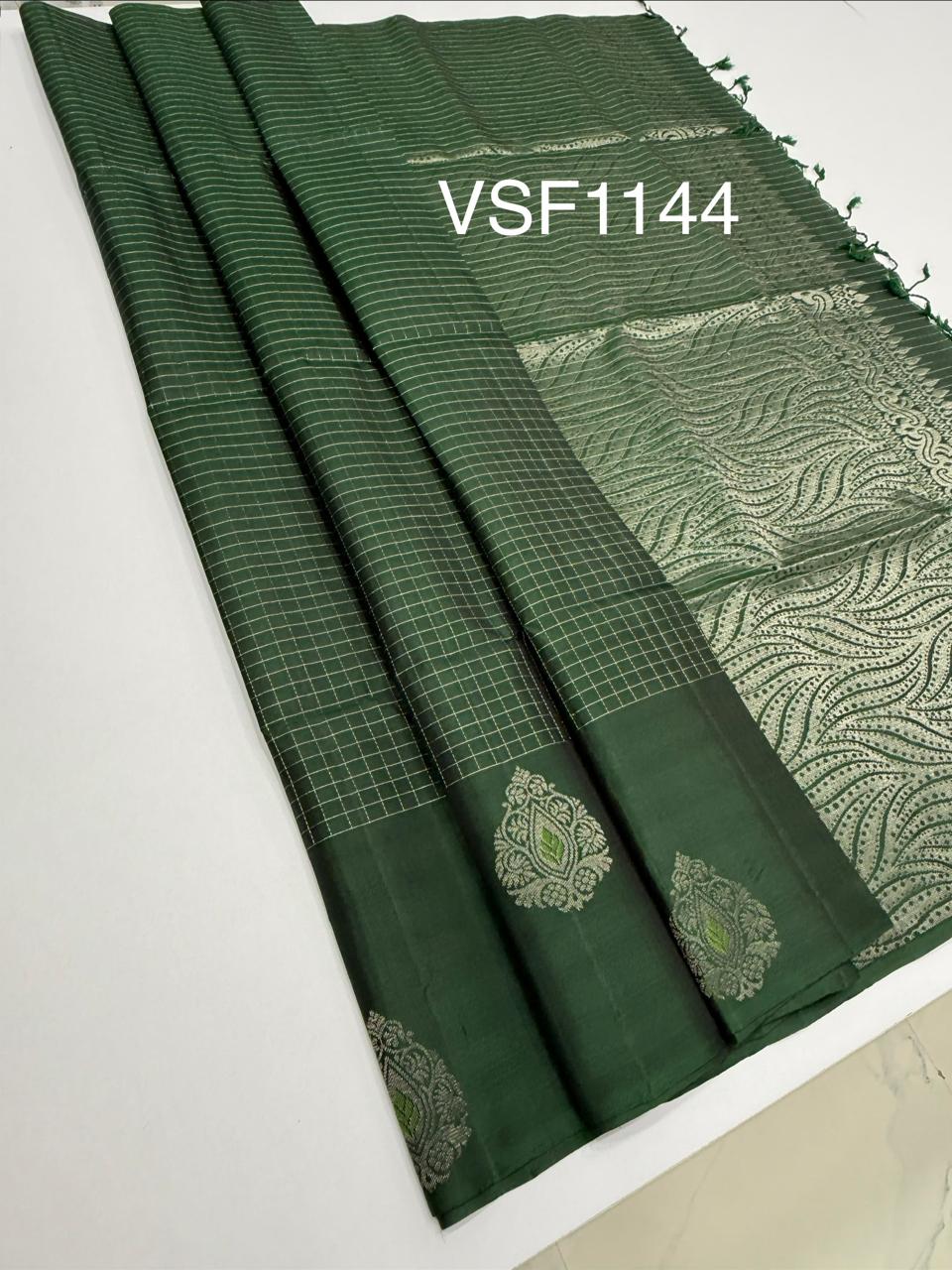 VSF1144 - bottle green color body , pallu,blouse - Pure silk saree