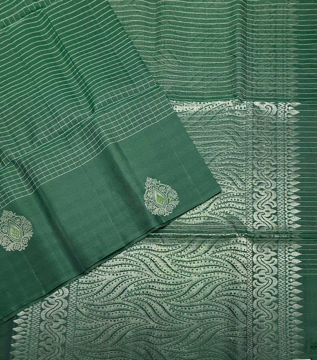 VSF1144 - bottle green color body , pallu,blouse - Pure silk saree