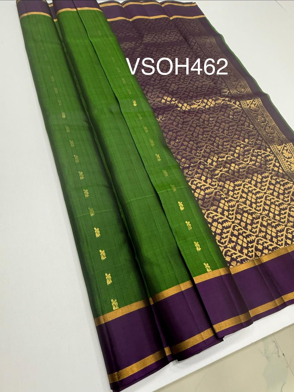 VSOH462 - green color body , violet color pallu , blouse - Pure silk saree
