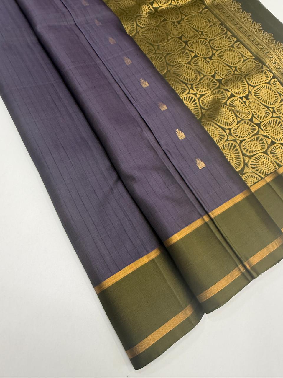 VSOH468 - dual navy blue with lavender color body , cowdung green color pallu , blouse - Pure silk saree