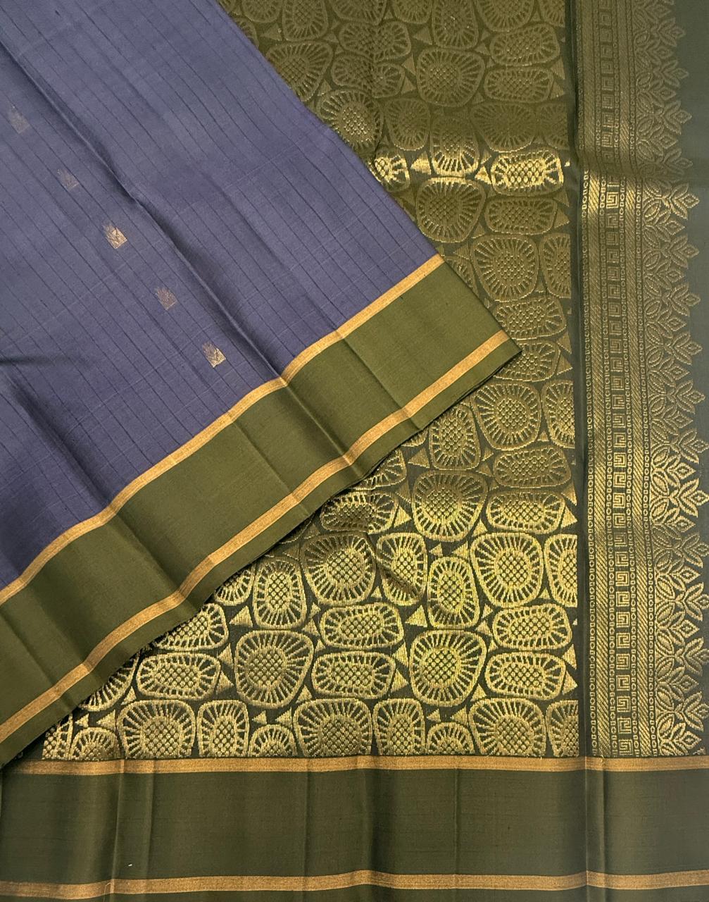 VSOH468 - dual navy blue with lavender color body , cowdung green color pallu , blouse - Pure silk saree