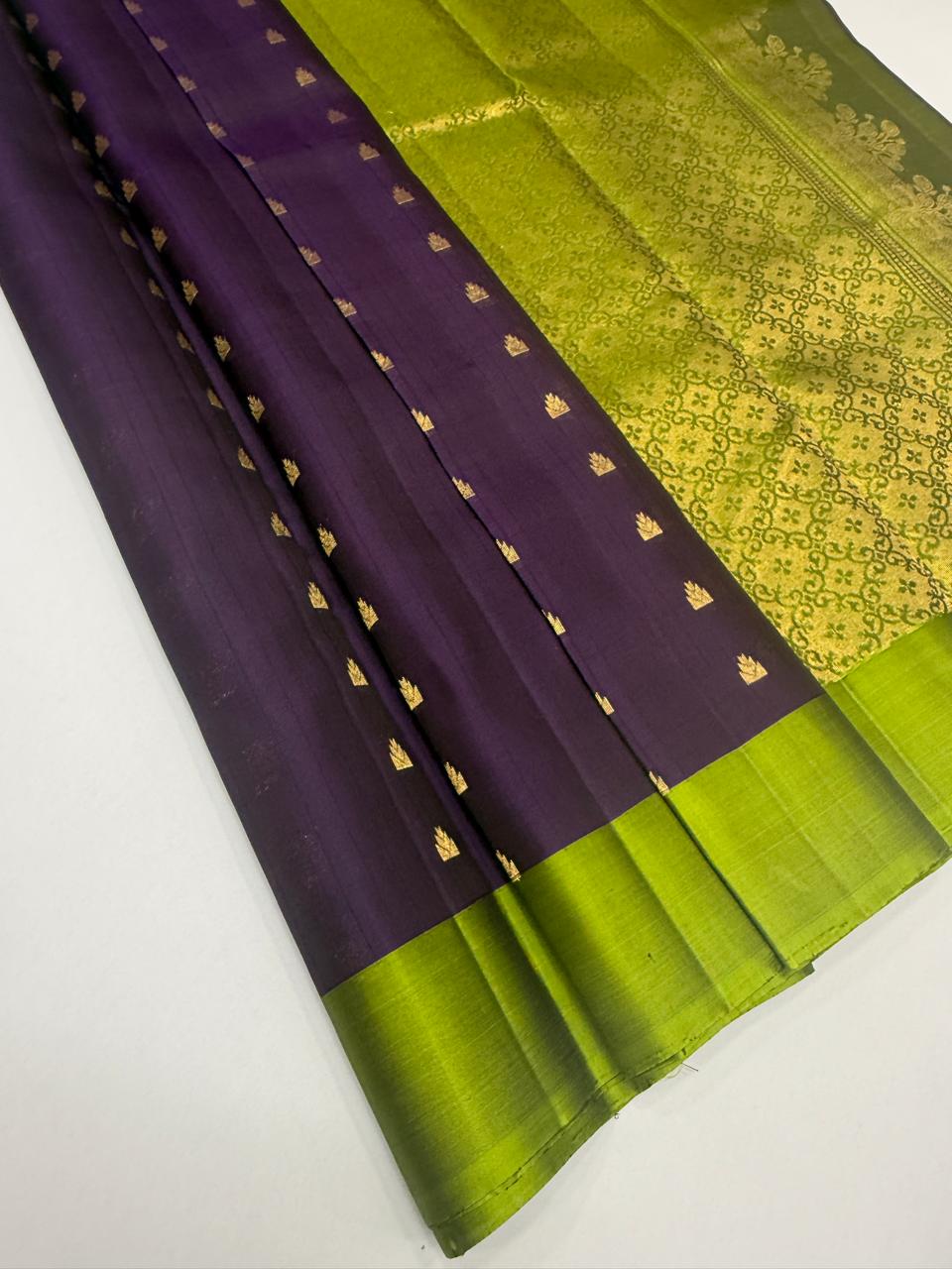 VSOH476 - dark violet color body , olive green color pallu , blouse - Pure silk saree