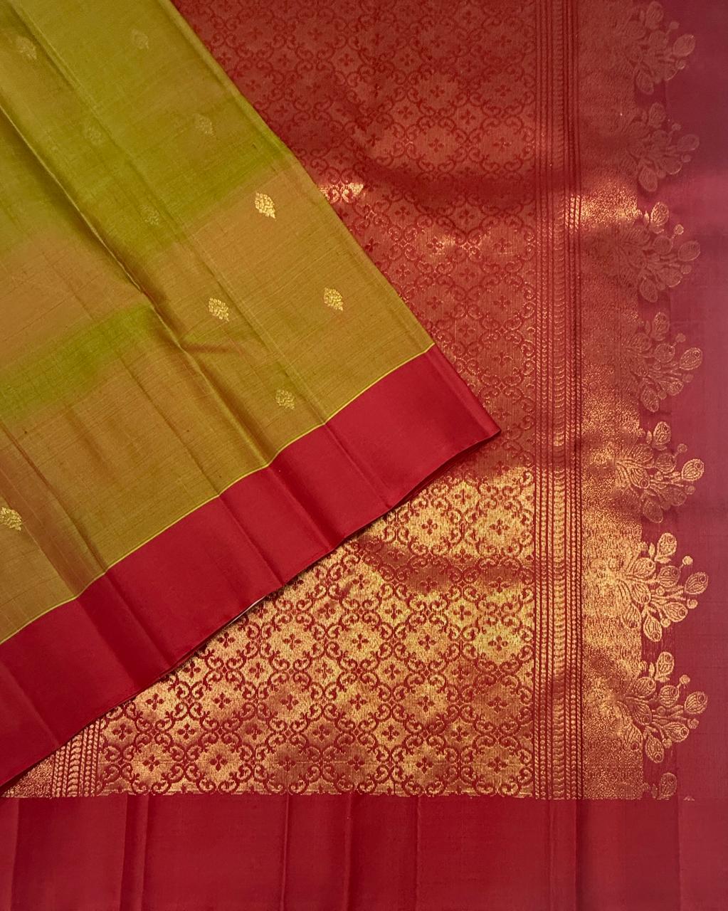 VSOH478 - green with red color body , red color pallu , blouse - Pure silk saree