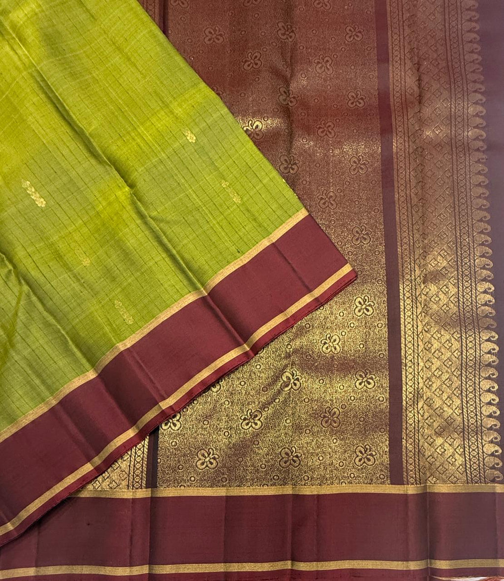VSOH471 - green color body , maroon color pallu , blouse - Pure silk saree