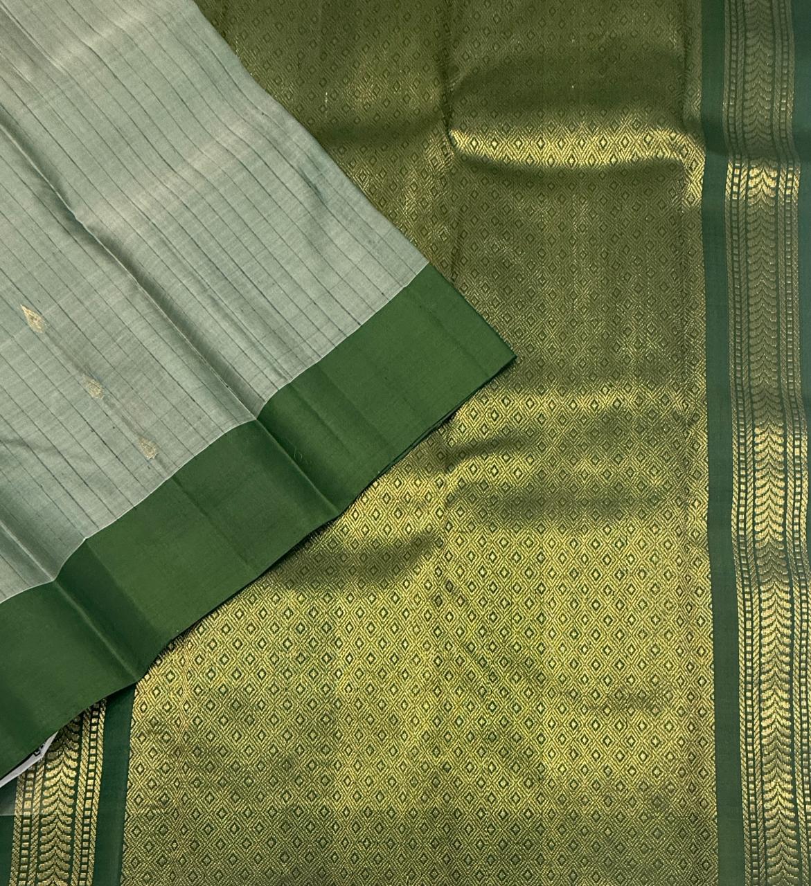 VSOH475 - pastel green color body , green color pallu , blouse - Pure silk saree