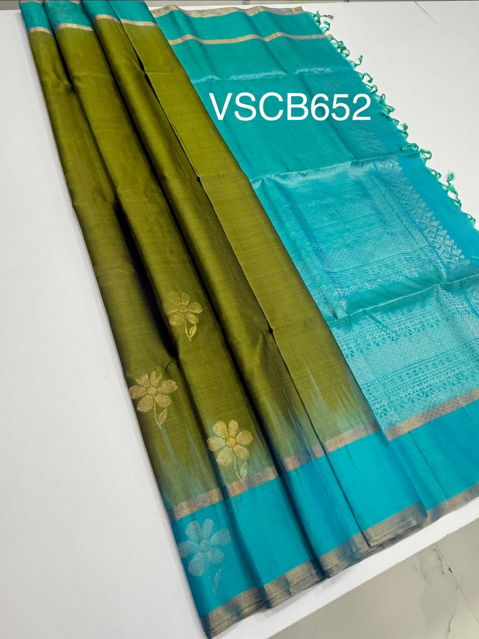 VSCB652 - green color body , dual blue color pallu , blouse - Pure silk saree