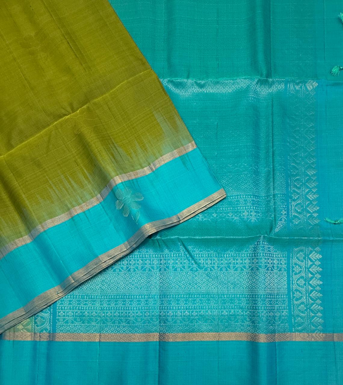 VSCB652 - green color body , dual blue color pallu , blouse - Pure silk saree