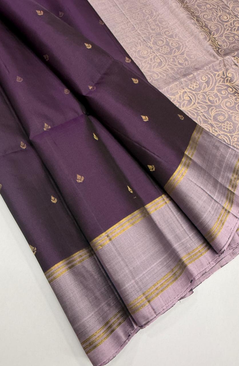 VSCB664 - violet color body , pastel lavender color pallu , blouse - Pure silk saree