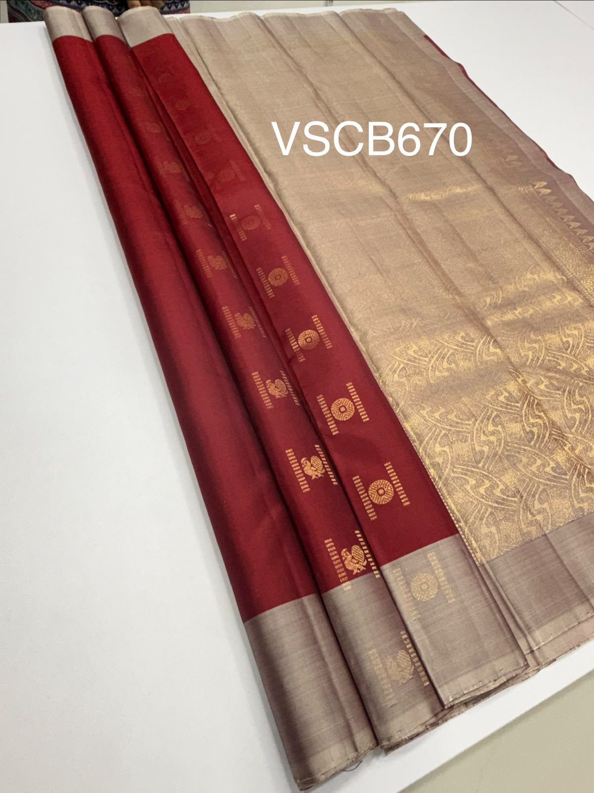 VSCB670 - maroon color body , cream with maroon color pallu , blouse - Pure silk saree