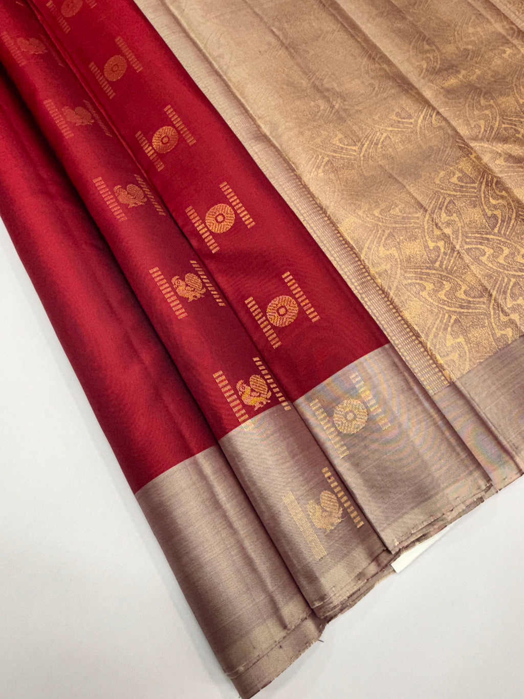 VSCB670 - maroon color body , cream with maroon color pallu , blouse - Pure silk saree