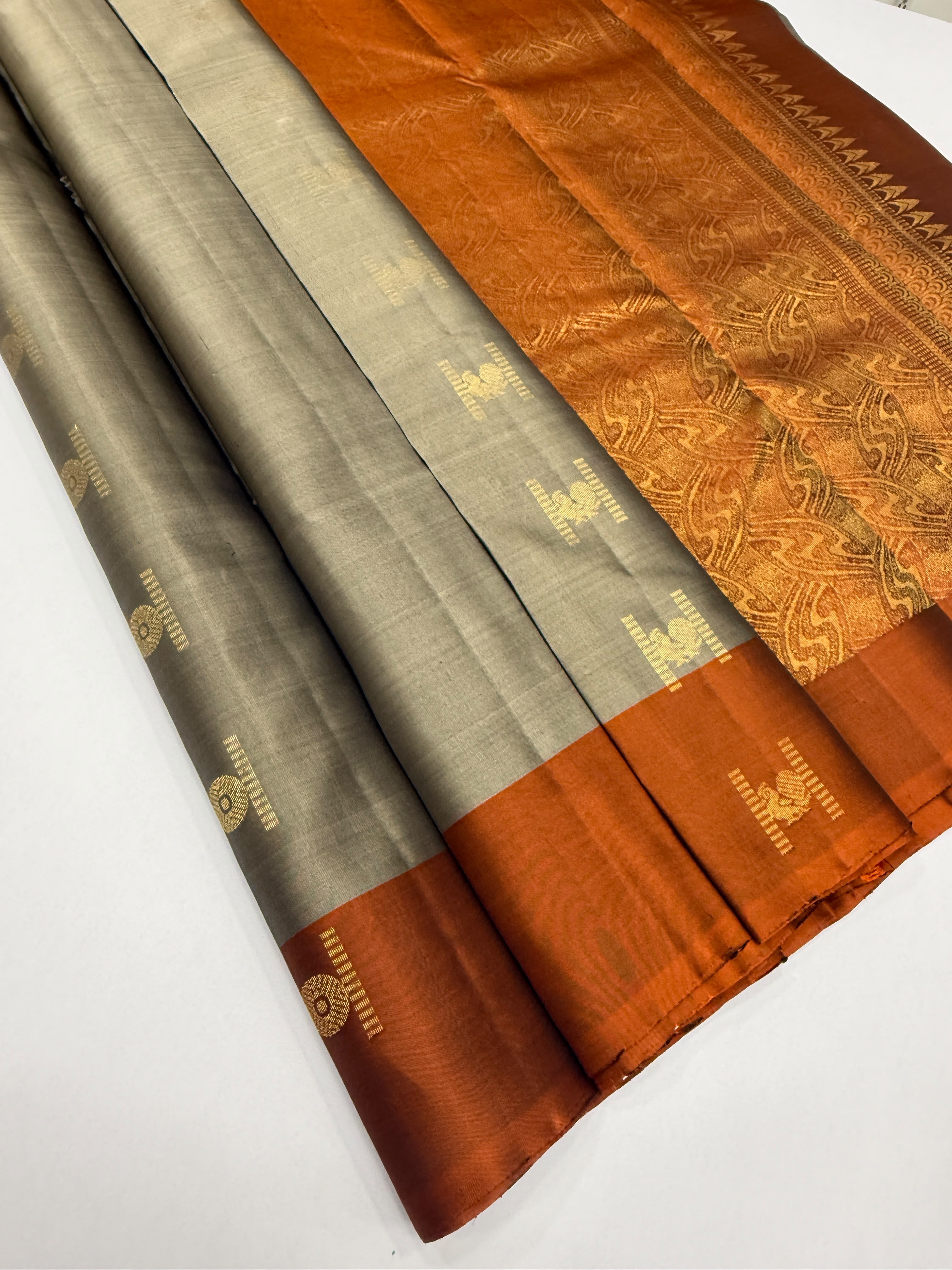 VSCB671 - dark grey color body , rust orange color pallu , blouse - Pure silk saree
