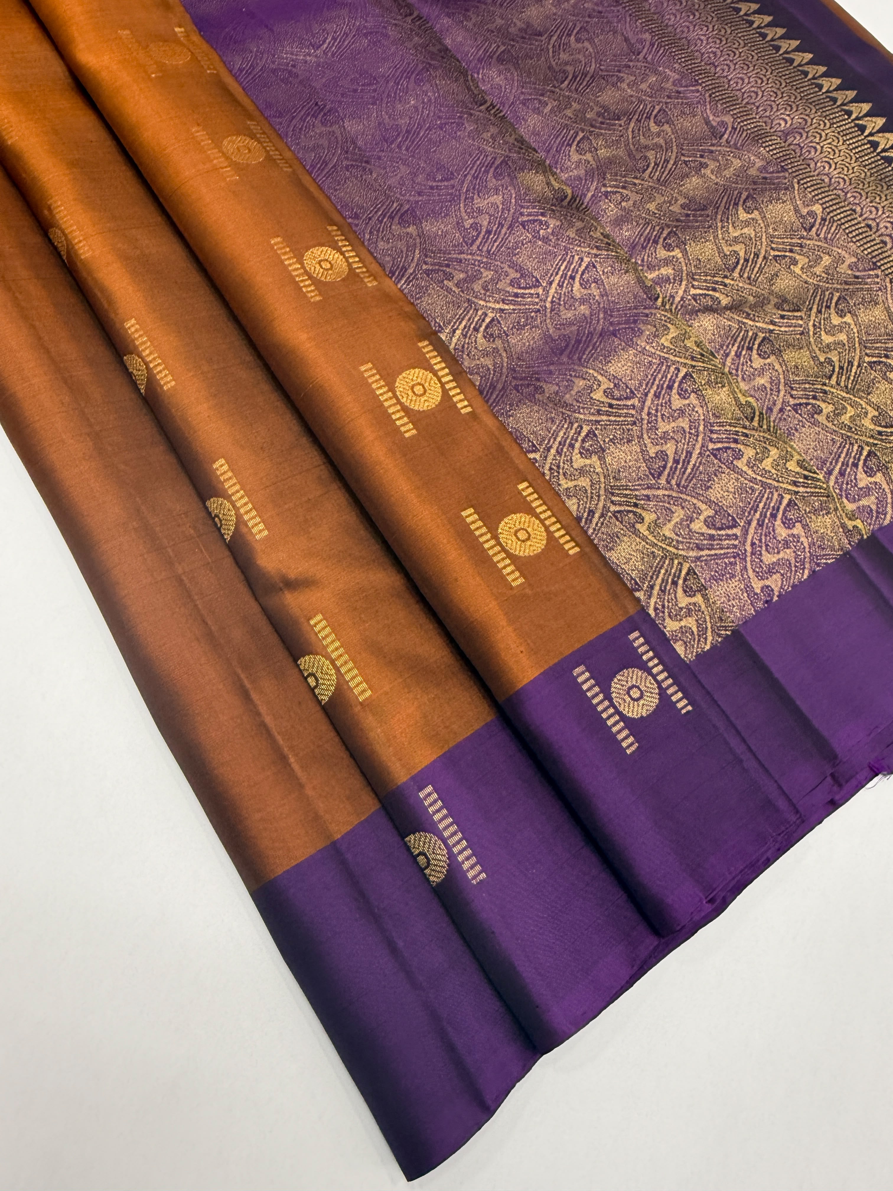 VSCB675 - brown color body , dark violet color pallu , blouse - Pure silk saree