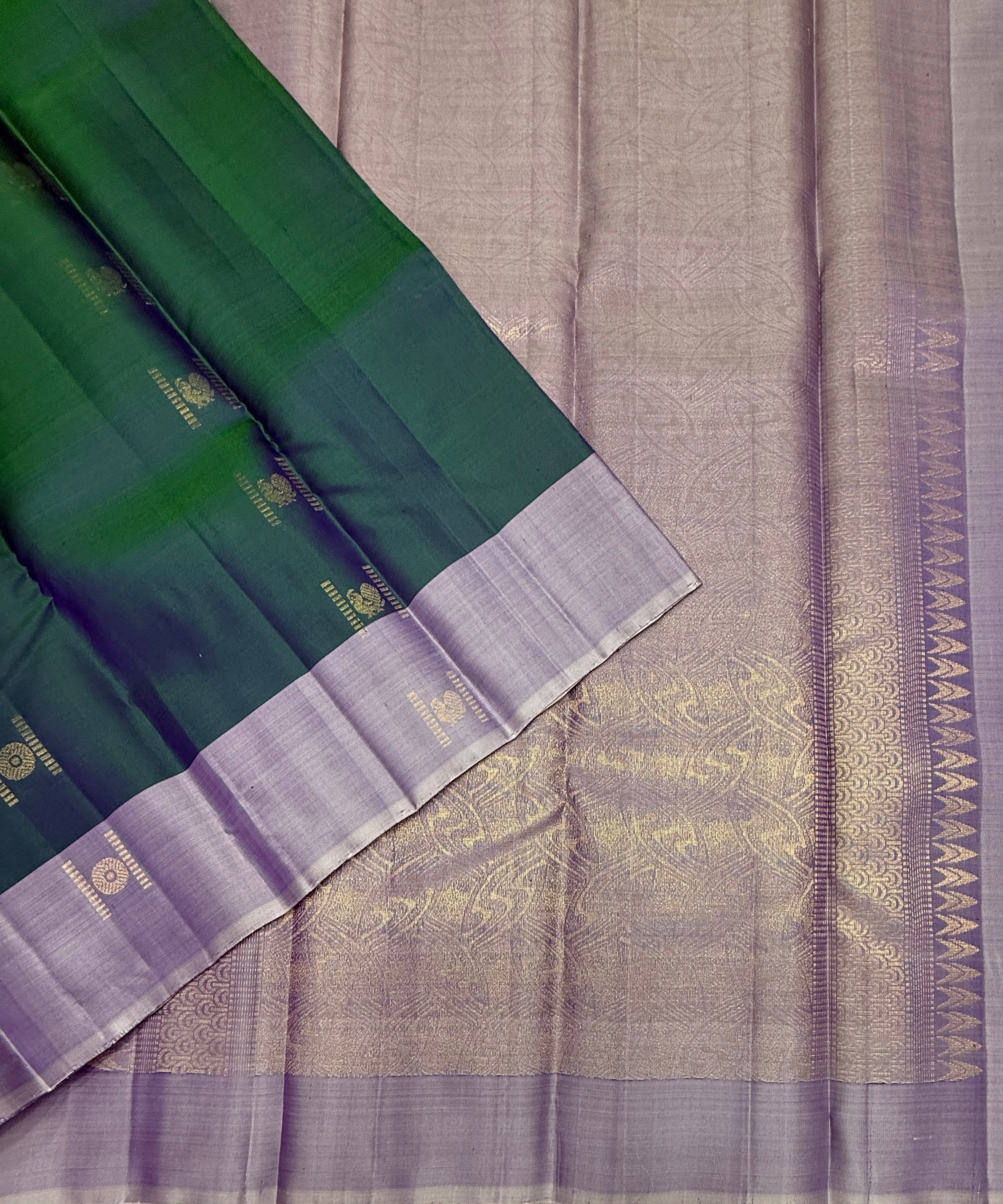 VSCB679 - dual peacock green color body , cream with violet color pallu , blouse - Pure silk saree