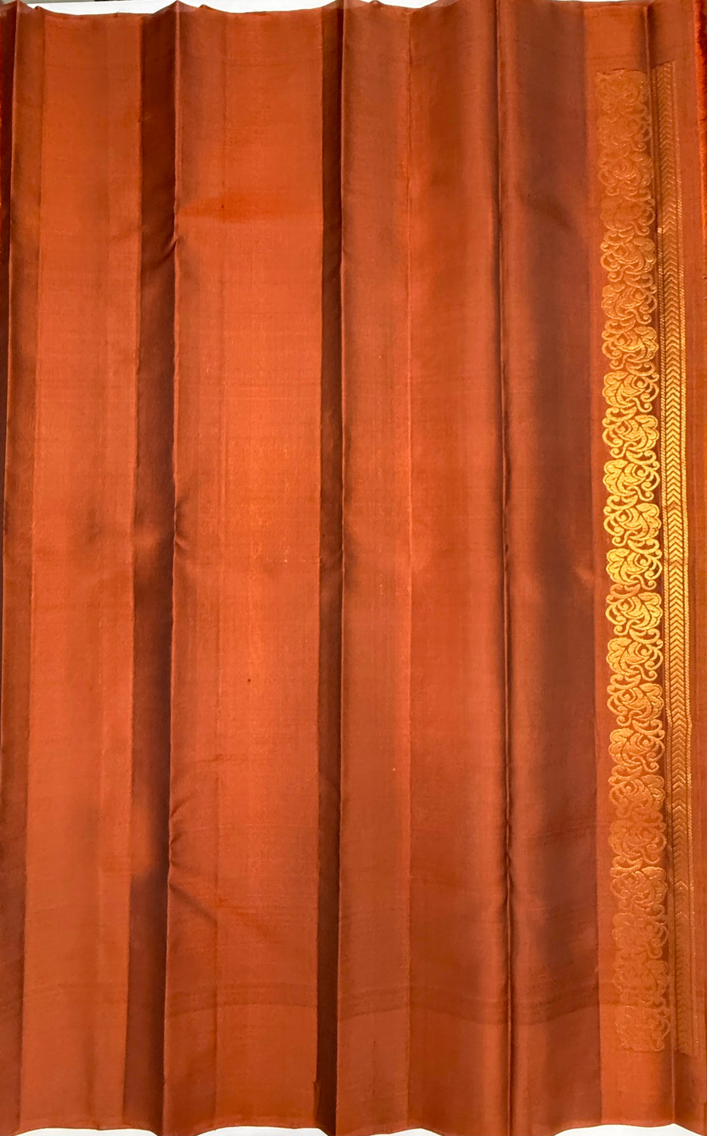 VSCB680 - green color body , rust color pallu , blouse - Pure silk saree