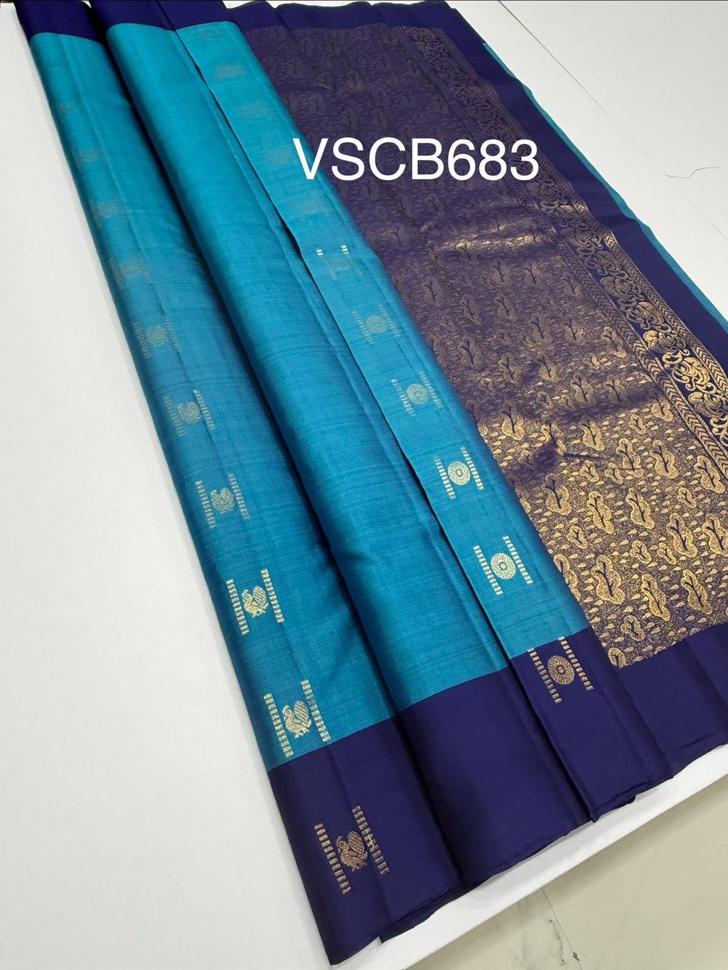 VSCB683 - blue color body , navy blue color pallu , blouse - Pure silk saree
