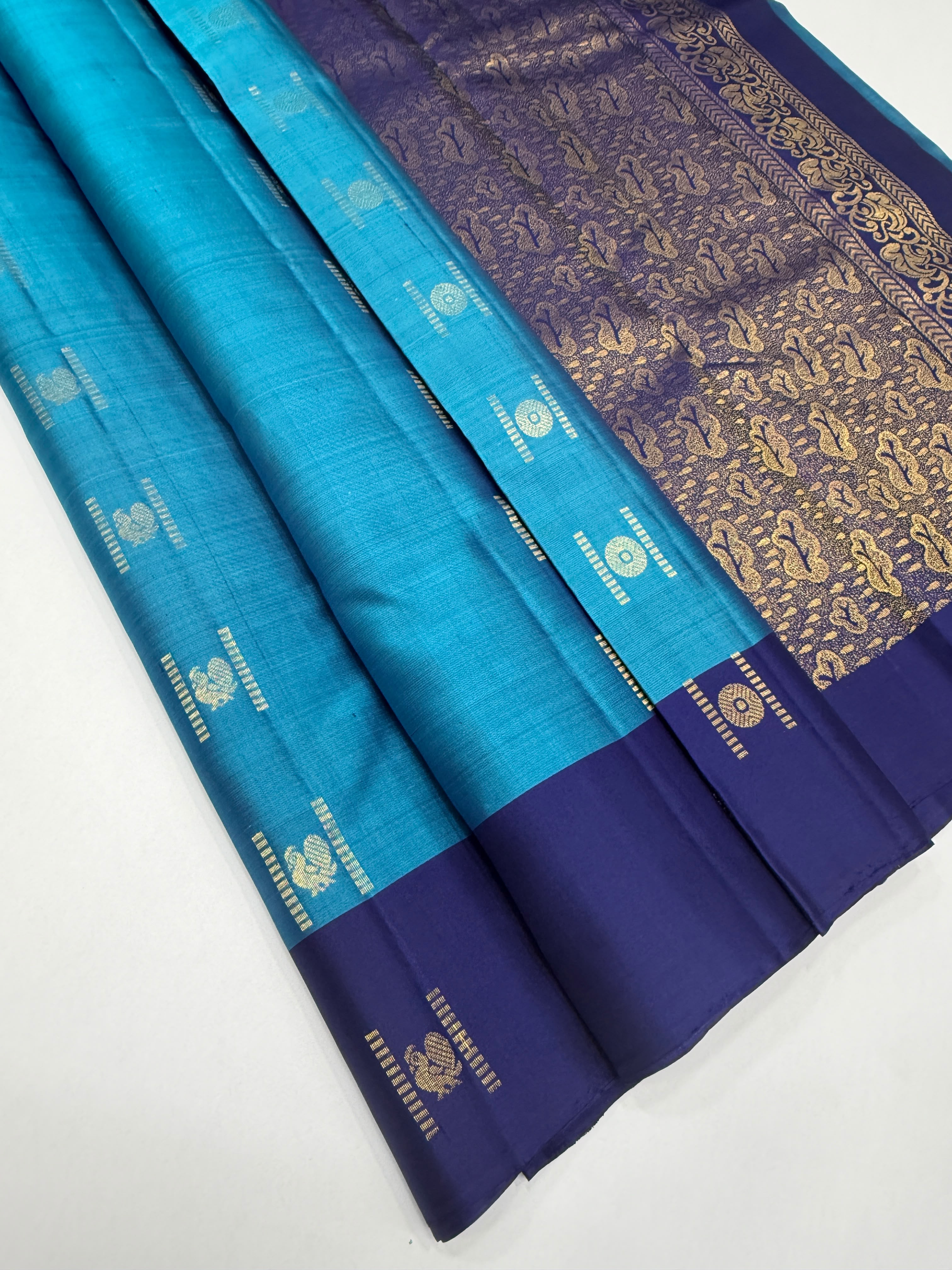 VSCB683 - blue color body , navy blue color pallu , blouse - Pure silk saree