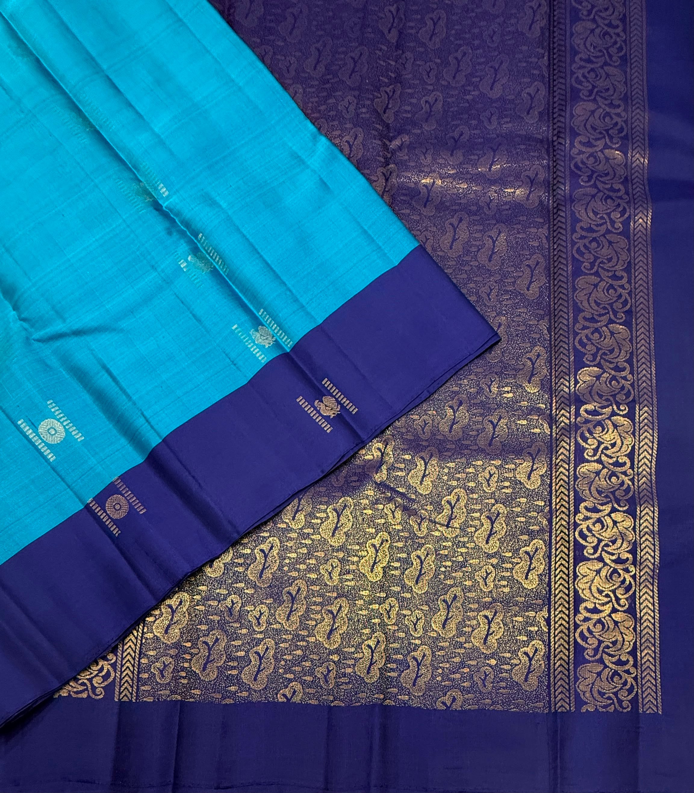 VSCB683 - blue color body , navy blue color pallu , blouse - Pure silk saree