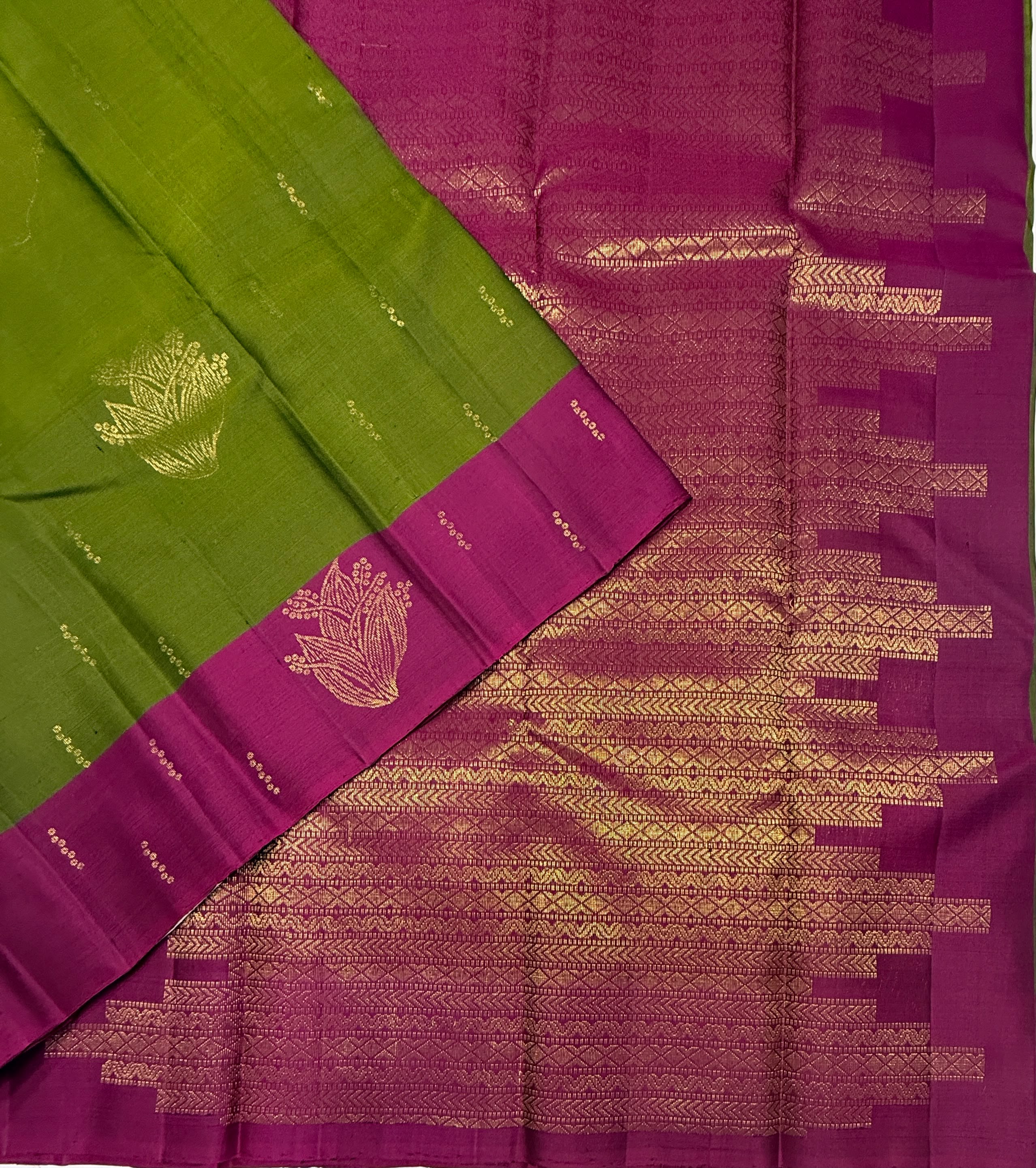 VSCB685 - green color body , purple color pallu , blouse - Pure silk saree