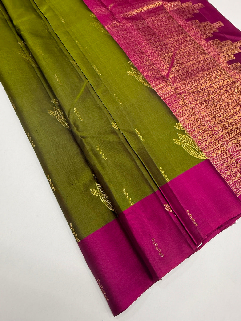 VSCB685 - green color body , purple color pallu , blouse - Pure silk saree