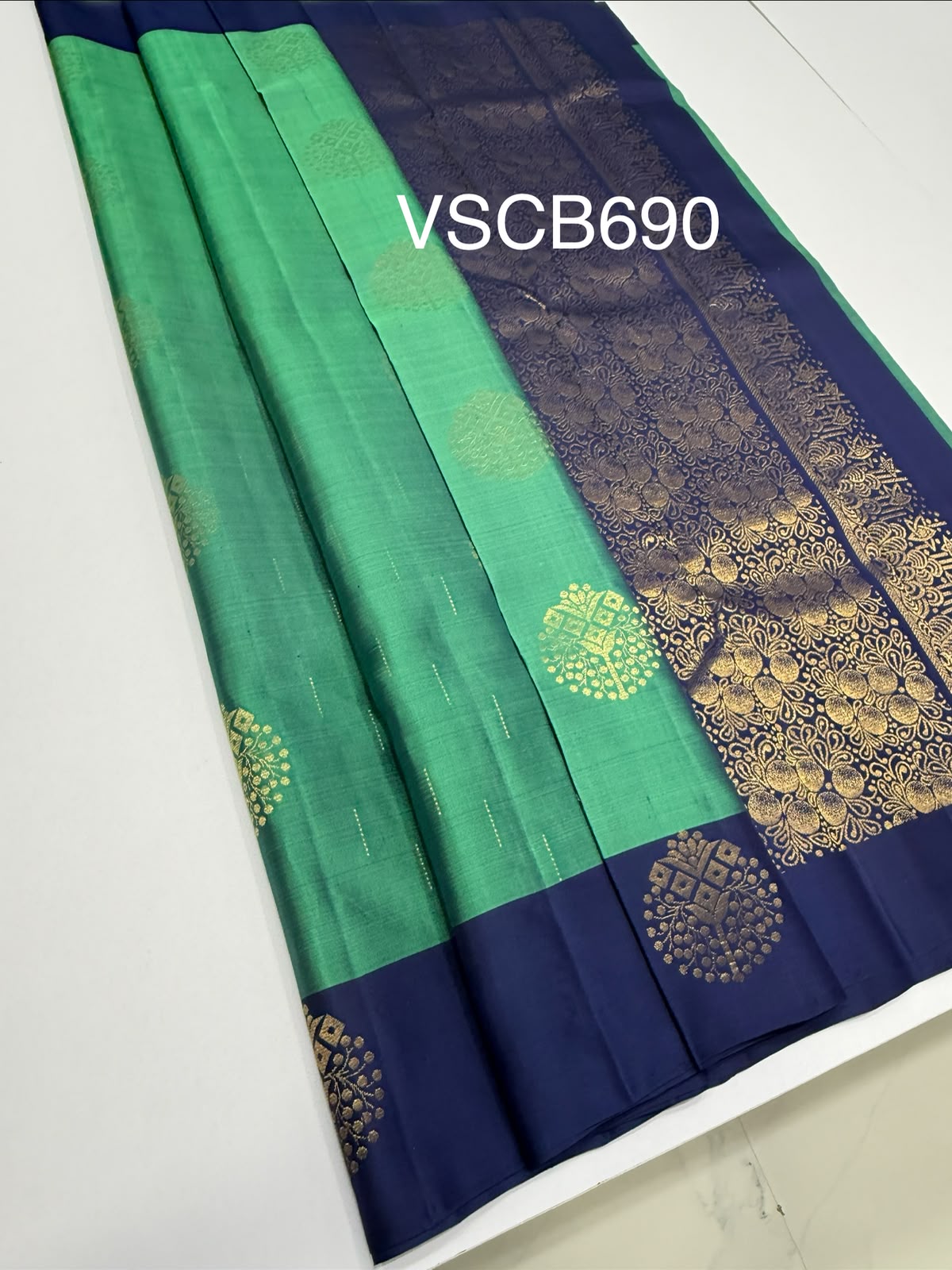 VSCB690 - dual green color body , navy blue color pallu , blouse - Pure silk saree