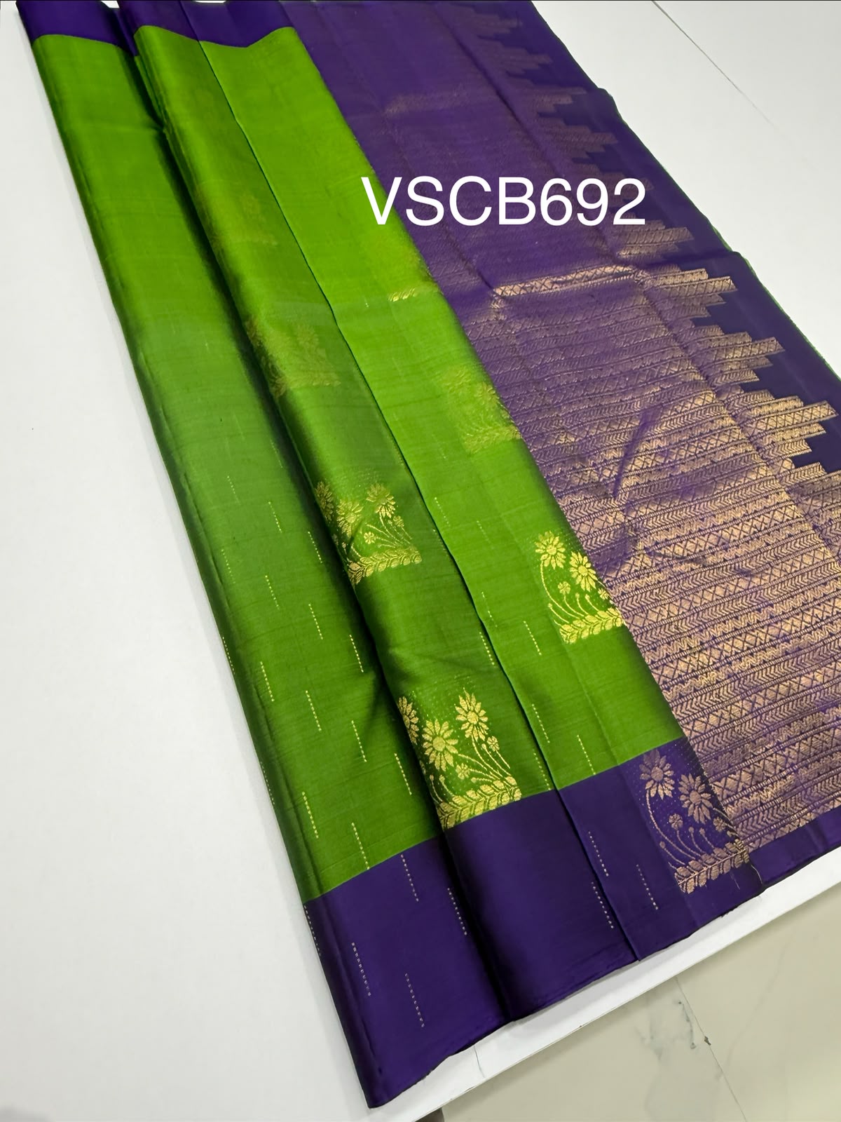 VSCB692 - green color body , violet color pallu , blouse - Pure silk saree