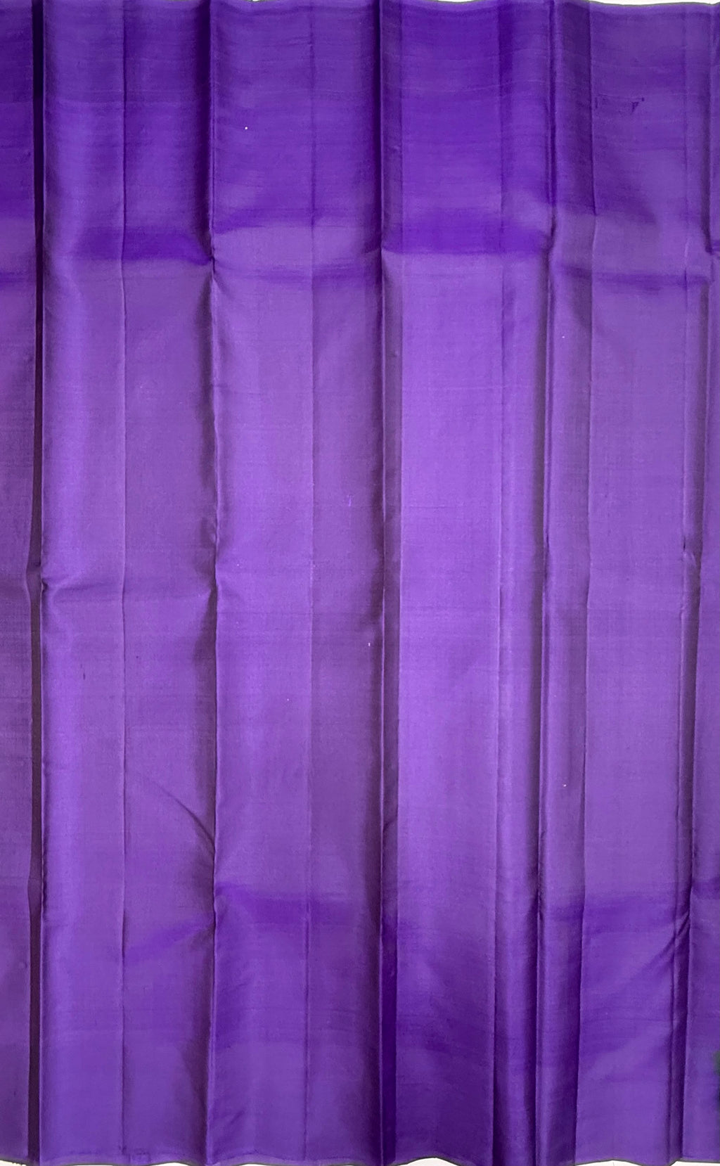 VSCB692 - green color body , violet color pallu , blouse - Pure silk saree