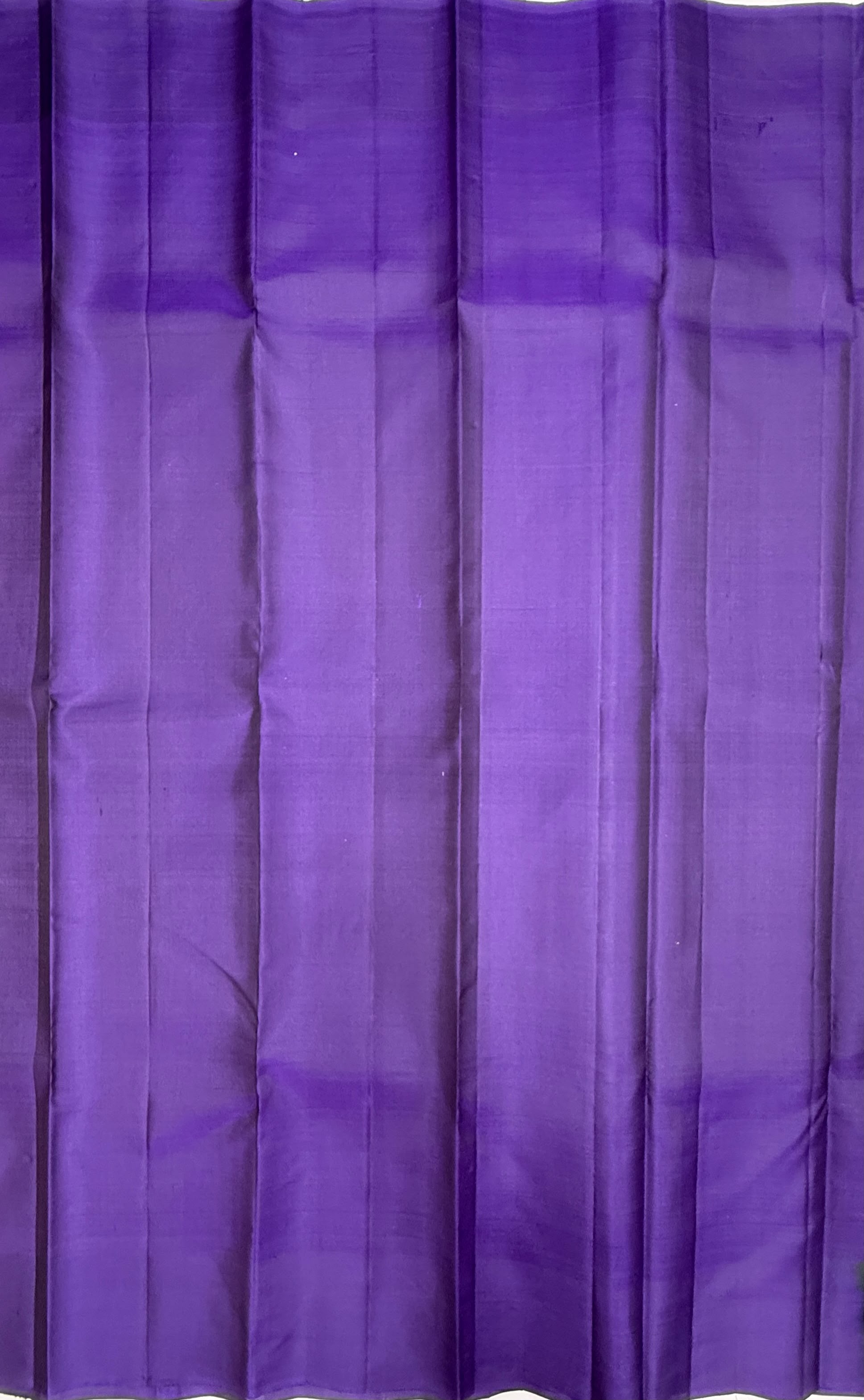 VSCB692 - green color body , violet color pallu , blouse - Pure silk saree