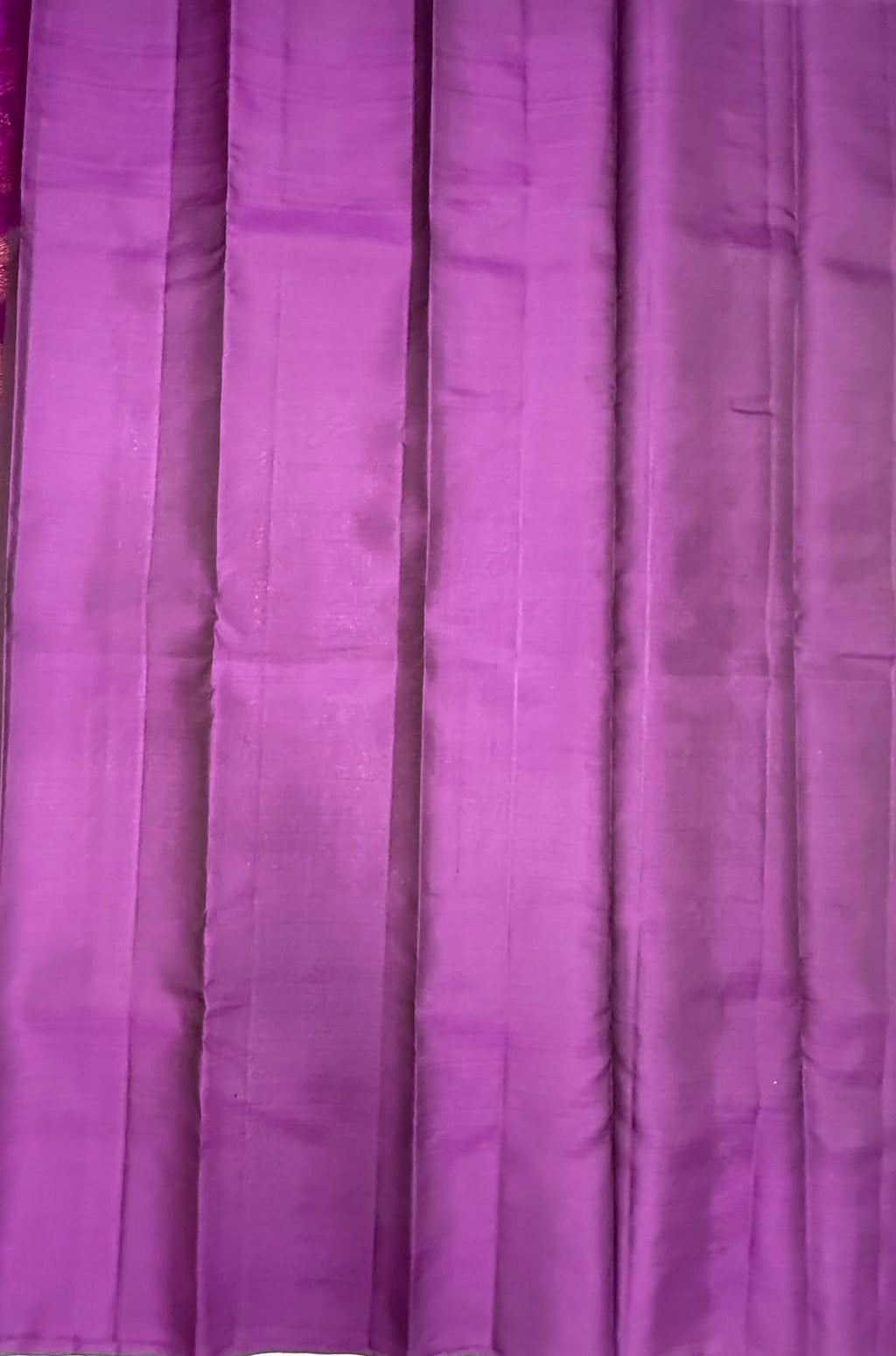 VSCB697 - green color body , violet color pallu , blouse - Pure silk saree